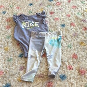Nike Baby Girl’s Ruffle Sleeve Bodysuit and Multicolor Leggings Set - 12M